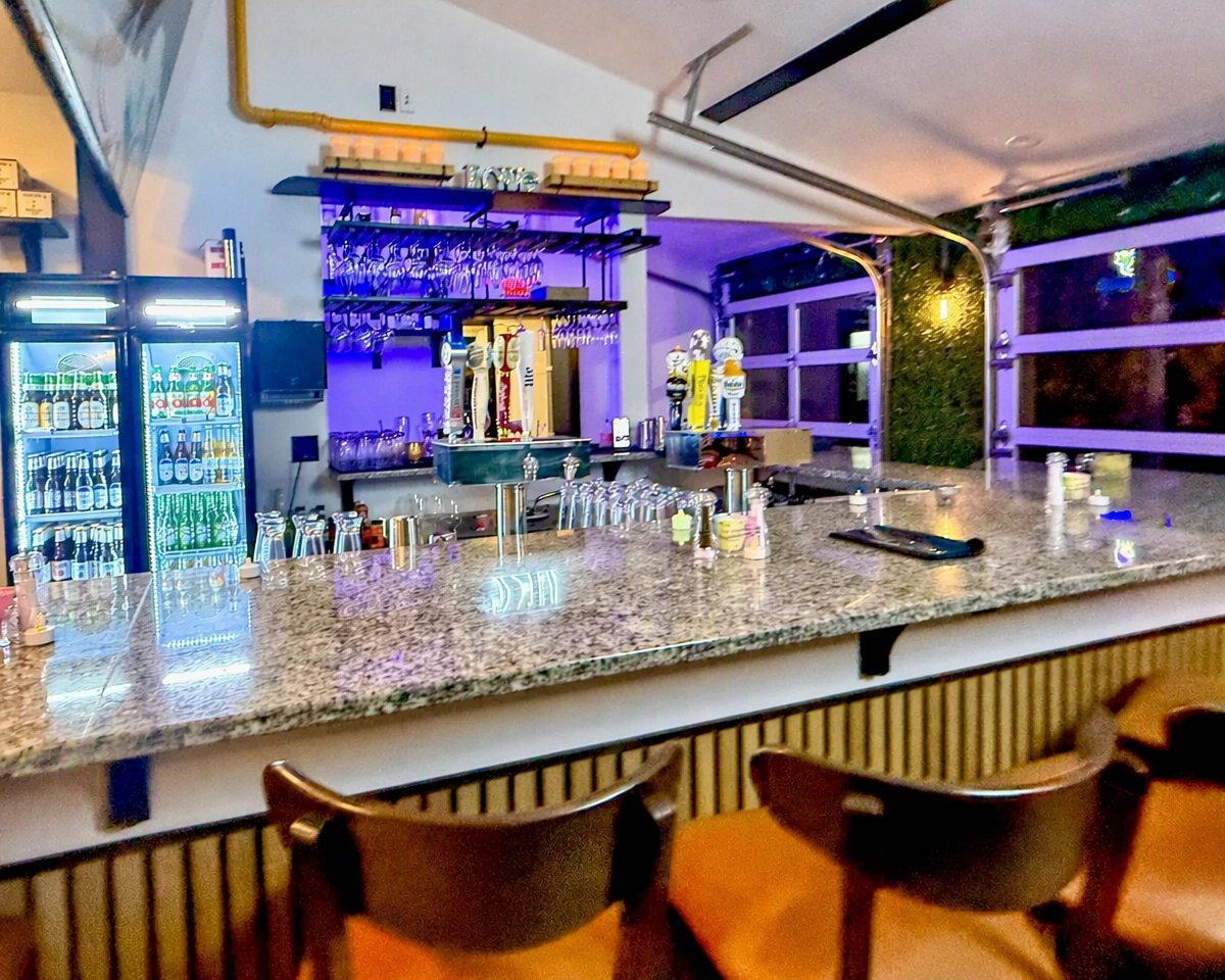 Meli’s elegant bar