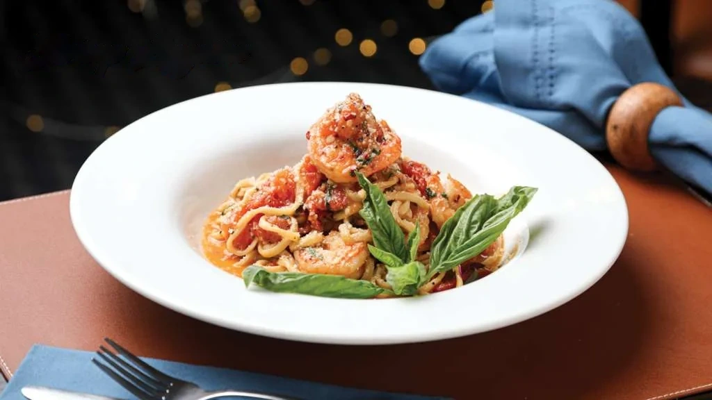 Linguine con camarones